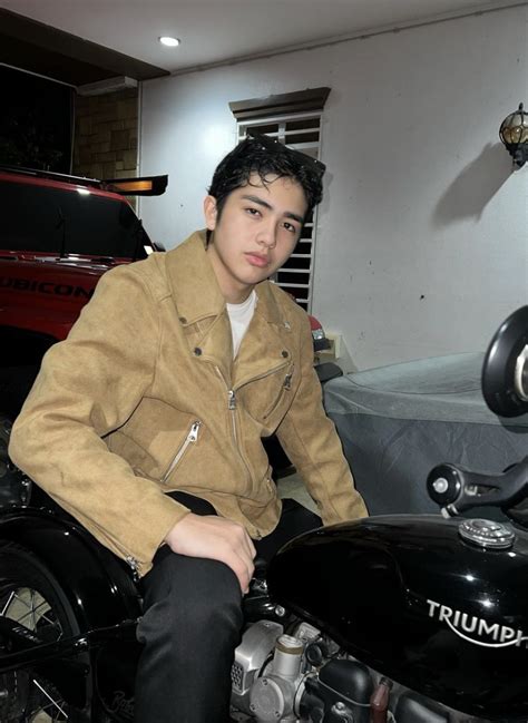 Sparkle teen artist Andrei Sison dies following car accident.